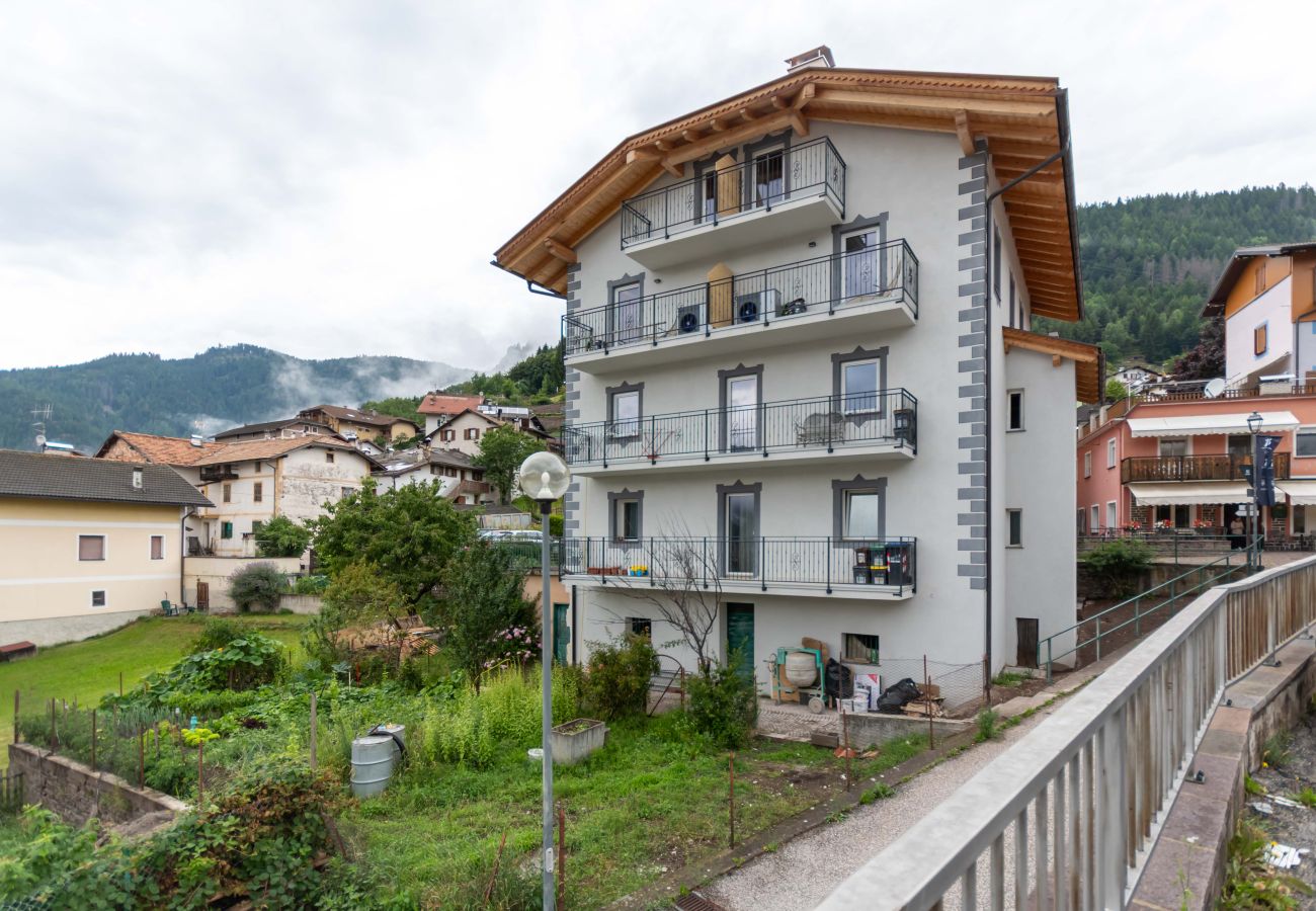 Appartamento a Capriana - Chalet Capriana - App.to CEMBRA| Stagione Inverna Appartamento a Capriana - Chalet Capriana - App.to CEMBRA| Stagione Inverna