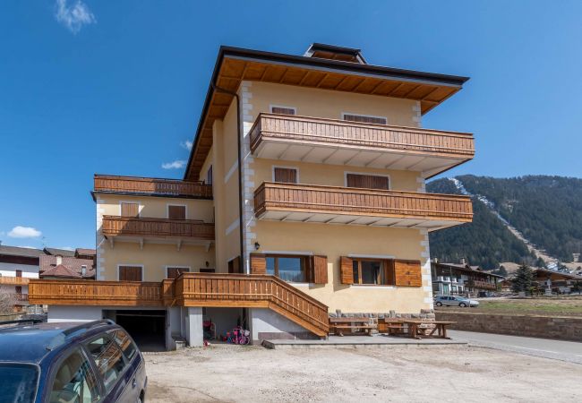 Appartamento a Pozza di Fassa - Casa Carnevali Appartamento a Pozza di Fassa - Casa Carnevali