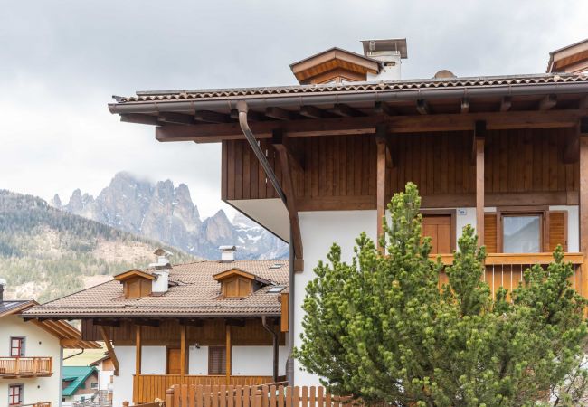 Appartamento a Pozza di Fassa - Casa Favè Appartamento a Pozza di Fassa - Casa Favè