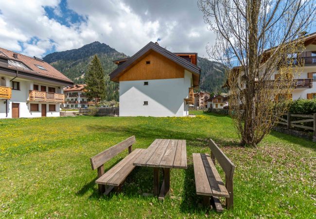 Appartamento a Pozza di Fassa - Dimora al Vajolet Appartamento a Pozza di Fassa - Dimora al Vajolet