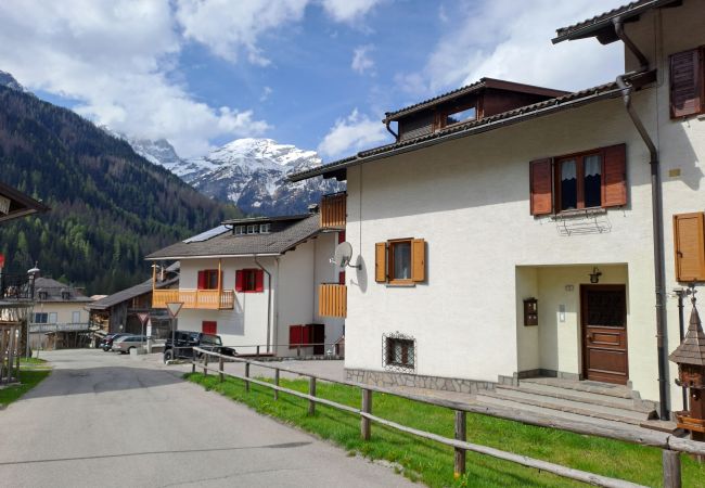 Appartamento a Falcade - Casa Erica Appartamento a Falcade - Casa Erica
