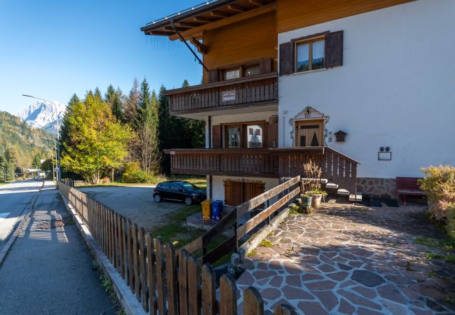 Appartamento a Falcade - Casa Sangi Appartamento a Falcade - Casa Sangi