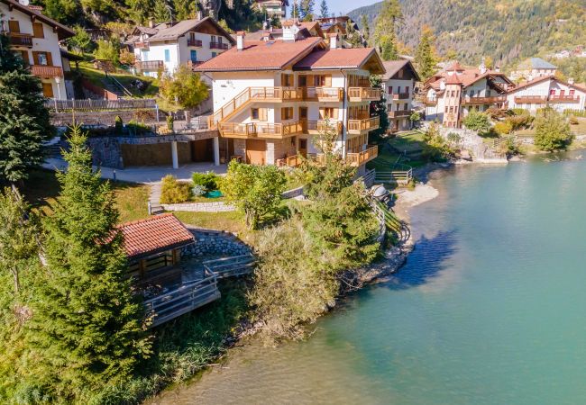 Ferienwohnung in Alleghe - Villa Edelweiss Genziana Ferienwohnung in Alleghe - Villa Edelweiss Genziana
