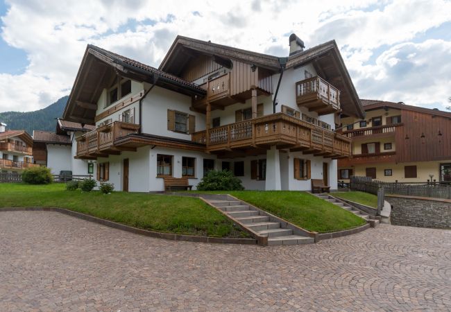 Ferienwohnung in Pozza di Fassa - Appartamento Monzoni Ferienwohnung in Pozza di Fassa - Appartamento Monzoni