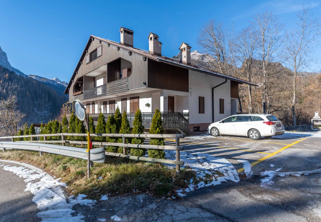 Ferienwohnung in Alleghe - Condominio Le Ginestre P1 Ferienwohnung in Alleghe - Condominio Le Ginestre P1