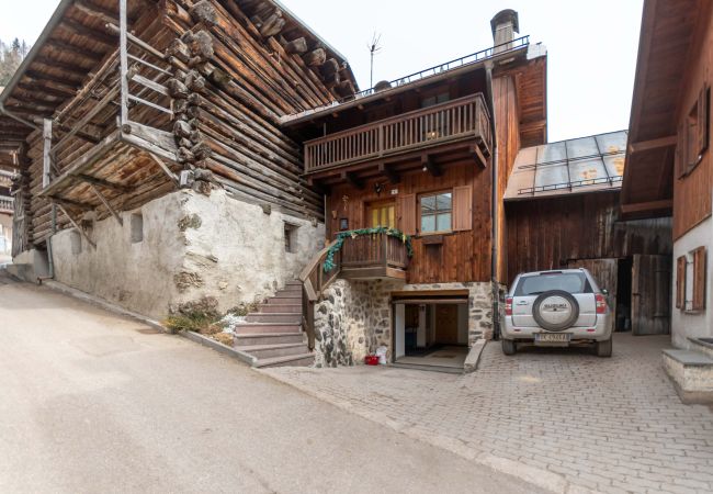 Ferienwohnung in Canazei - Appartamento Iori Ferienwohnung in Canazei - Appartamento Iori
