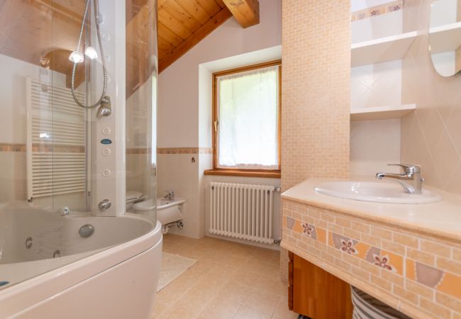Ferienwohnung in Alleghe - La Casa di Elvira-Mansarda Ferienwohnung in Alleghe - La Casa di Elvira-Mansarda