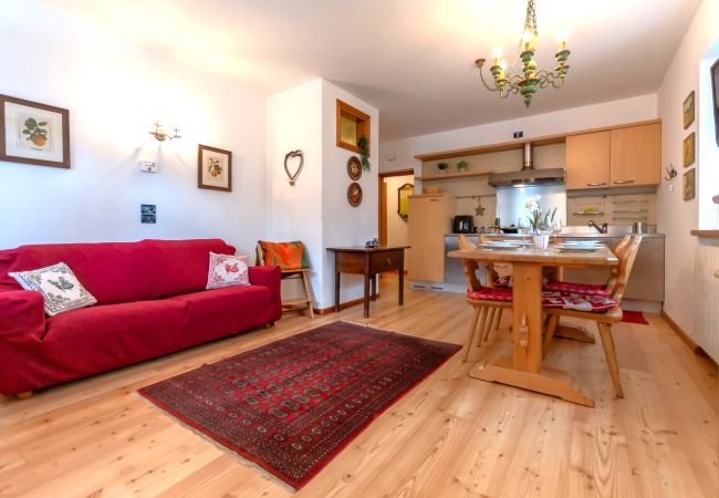 Ferienwohnung in Falcade - Woodstone Lodge