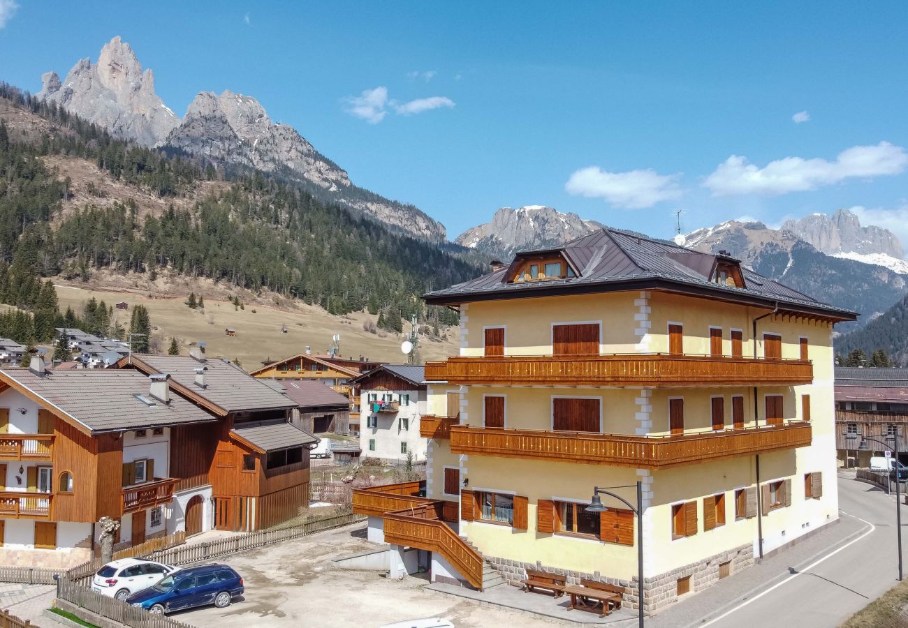 Apartment in Pozza di Fassa - Casa Carnevali Apartment in Pozza di Fassa - Casa Carnevali