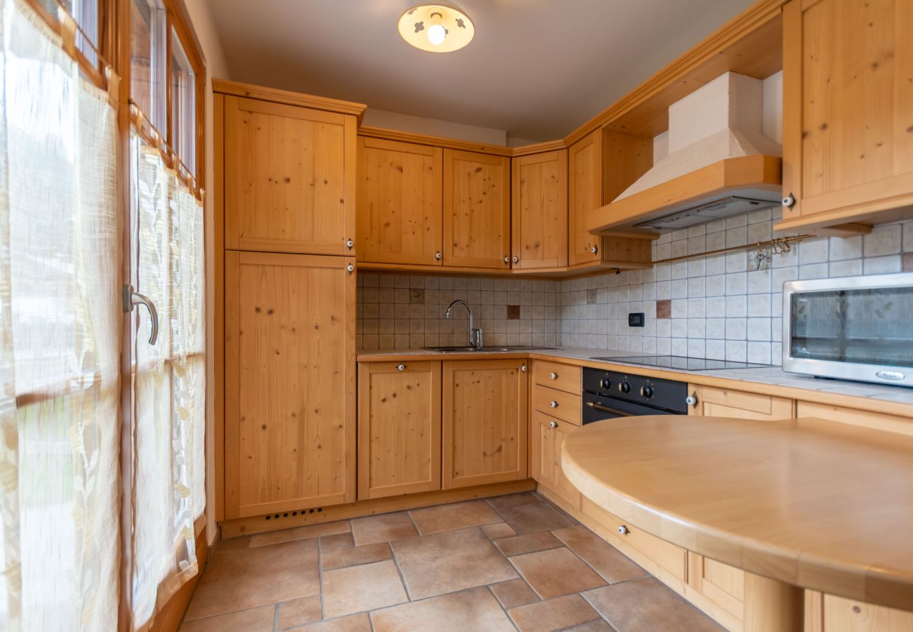 Apartment in Pozza di Fassa - Casa De La Veisc