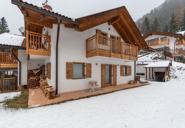 Chalet in Alba di Canazei - Villa Ruaccia Chalet in Alba di Canazei - Villa Ruaccia