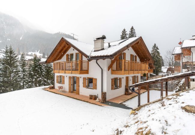 Chalet in Alba di Canazei - Villa Ruaccia Chalet in Alba di Canazei - Villa Ruaccia